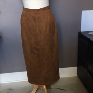 Eagle River Trader Faux Suede Midi Skirt - Size 8, Effortlessly Chic